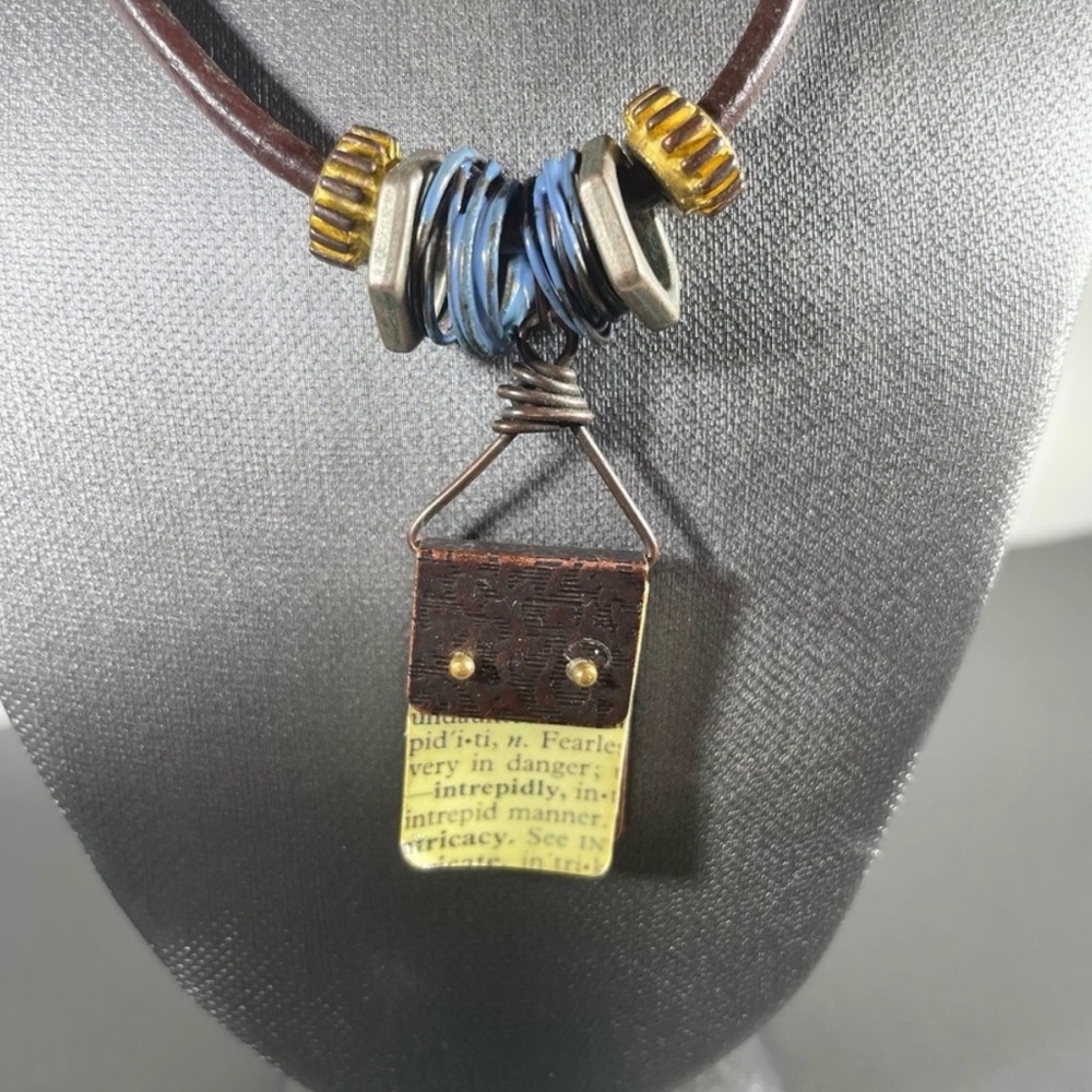 Unique Multicolor Pendant Fashion unisex Artist Style Fashion Statement Necklace